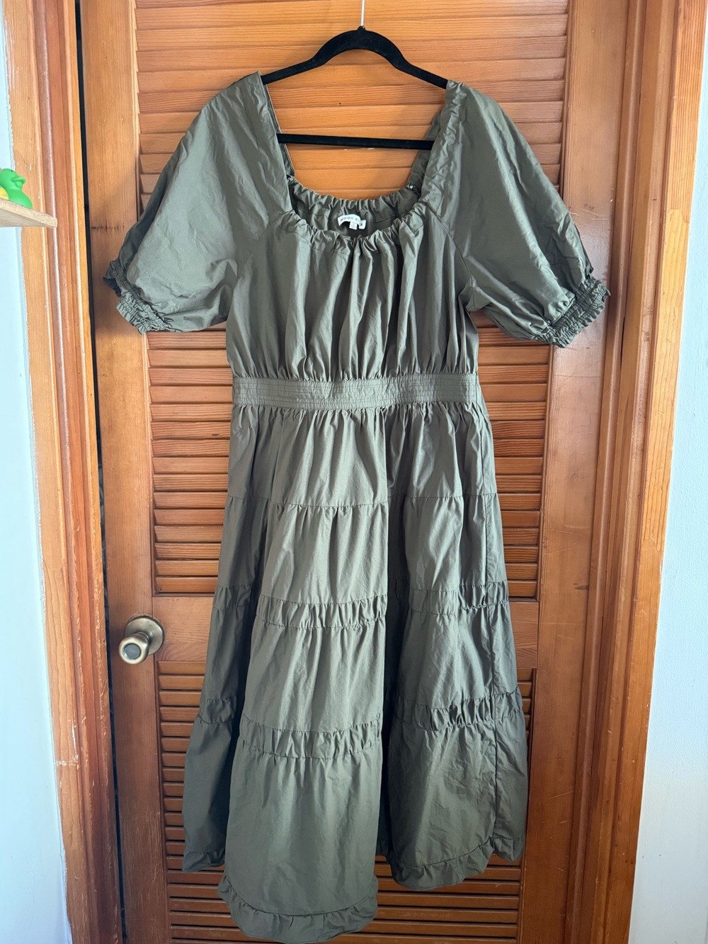 Moon River Olive Tiered Puff-Sleeve Midi Dress (Green Dress)